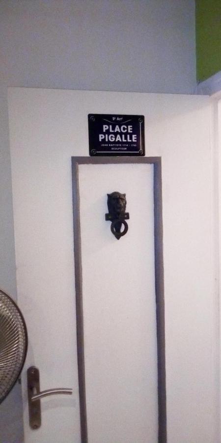 Studio Pigalle De 25 M2 - 2 Lits Simples Type Gigogne Pour 2 Personnes - Quartier Touristique De Paris - 2 Minutes De La Station Metro Pigalle ,Petit Train Vers La Butte Montmartre-Cabaret Moulin Rouge A 200 M,Cabaret Chez Michou-Restaurants-Saunas 파리 외부 사진