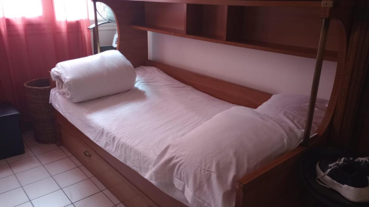 Studio Pigalle De 25 M2 - 2 Lits Simples Type Gigogne Pour 2 Personnes - Quartier Touristique De Paris - 2 Minutes De La Station Metro Pigalle ,Petit Train Vers La Butte Montmartre-Cabaret Moulin Rouge A 200 M,Cabaret Chez Michou-Restaurants-Saunas 파리 외부 사진