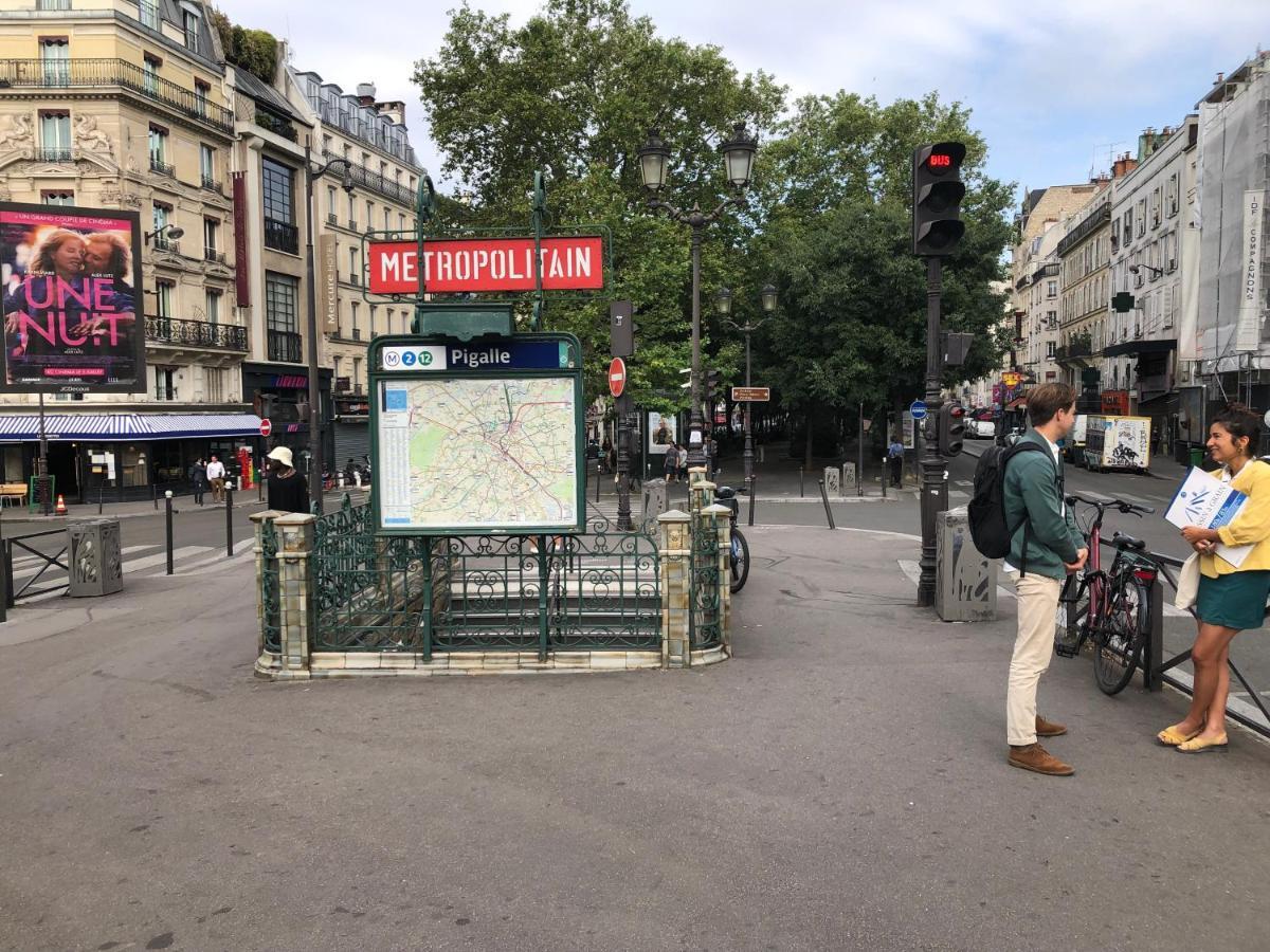 Studio Pigalle De 25 M2 - 2 Lits Simples Type Gigogne Pour 2 Personnes - Quartier Touristique De Paris - 2 Minutes De La Station Metro Pigalle ,Petit Train Vers La Butte Montmartre-Cabaret Moulin Rouge A 200 M,Cabaret Chez Michou-Restaurants-Saunas 파리 외부 사진