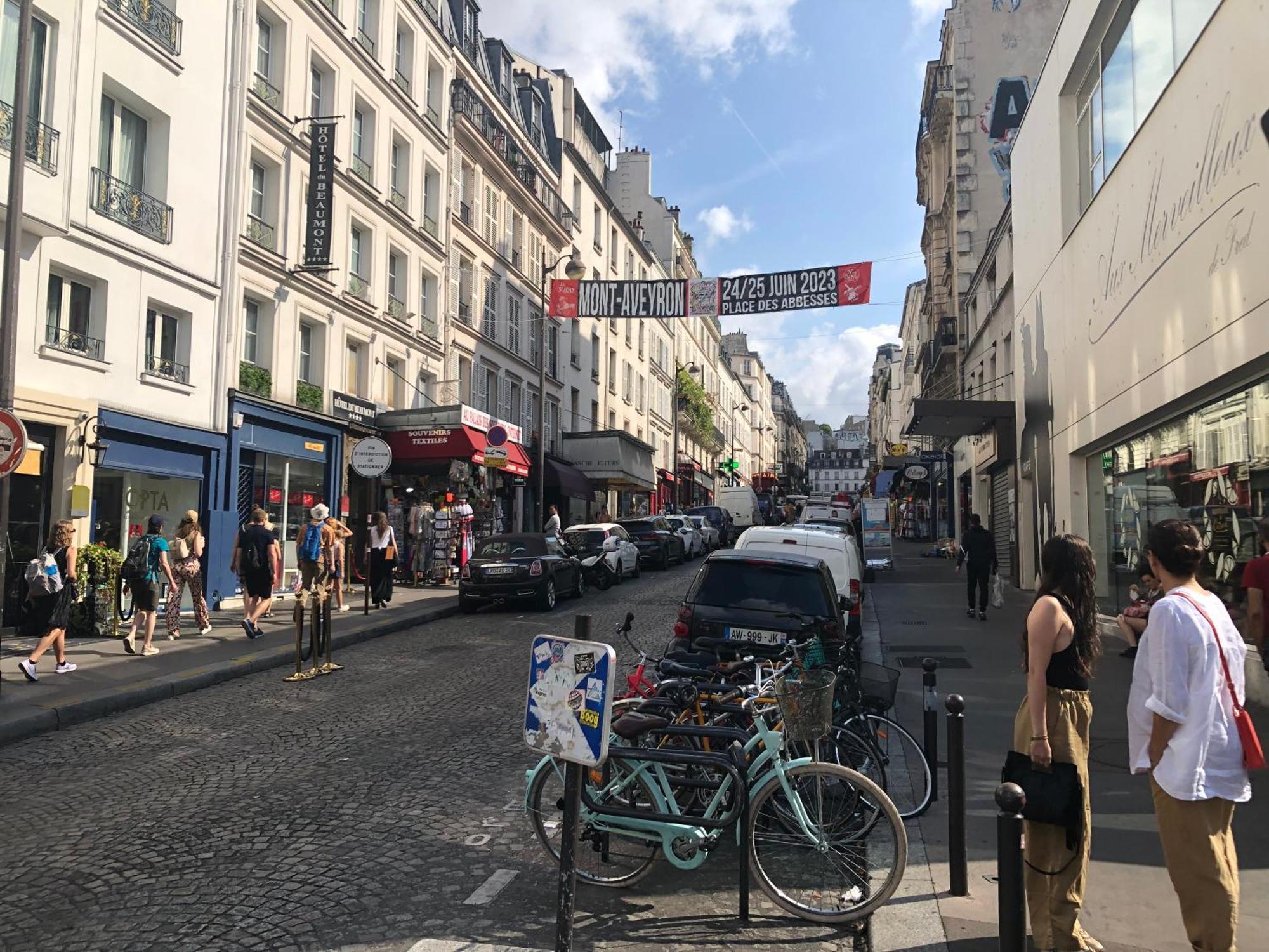 Studio Pigalle De 25 M2 - 2 Lits Simples Type Gigogne Pour 2 Personnes - Quartier Touristique De Paris - 2 Minutes De La Station Metro Pigalle ,Petit Train Vers La Butte Montmartre-Cabaret Moulin Rouge A 200 M,Cabaret Chez Michou-Restaurants-Saunas 파리 외부 사진