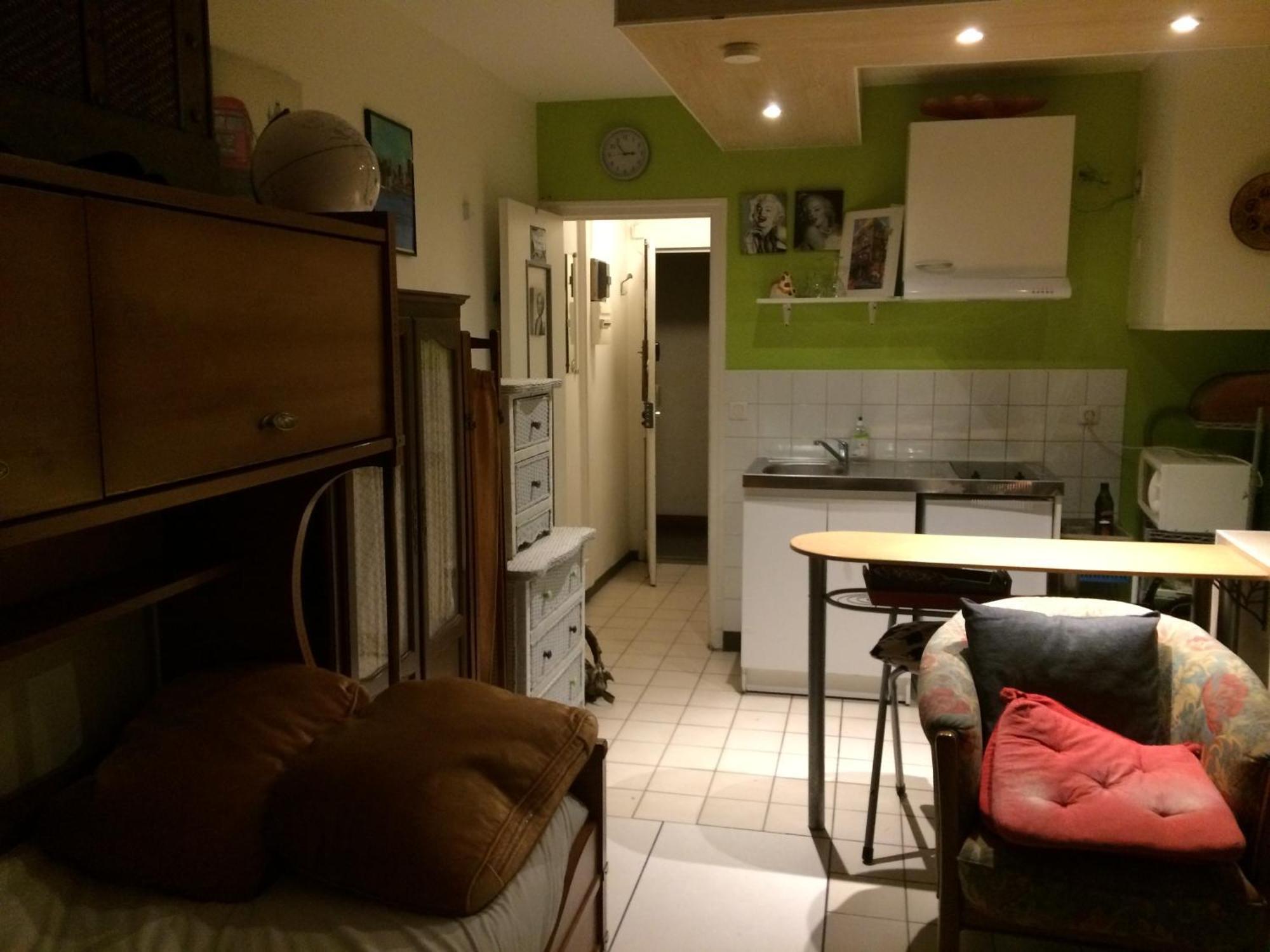 Studio Pigalle De 25 M2 - 2 Lits Simples Type Gigogne Pour 2 Personnes - Quartier Touristique De Paris - 2 Minutes De La Station Metro Pigalle ,Petit Train Vers La Butte Montmartre-Cabaret Moulin Rouge A 200 M,Cabaret Chez Michou-Restaurants-Saunas 파리 외부 사진