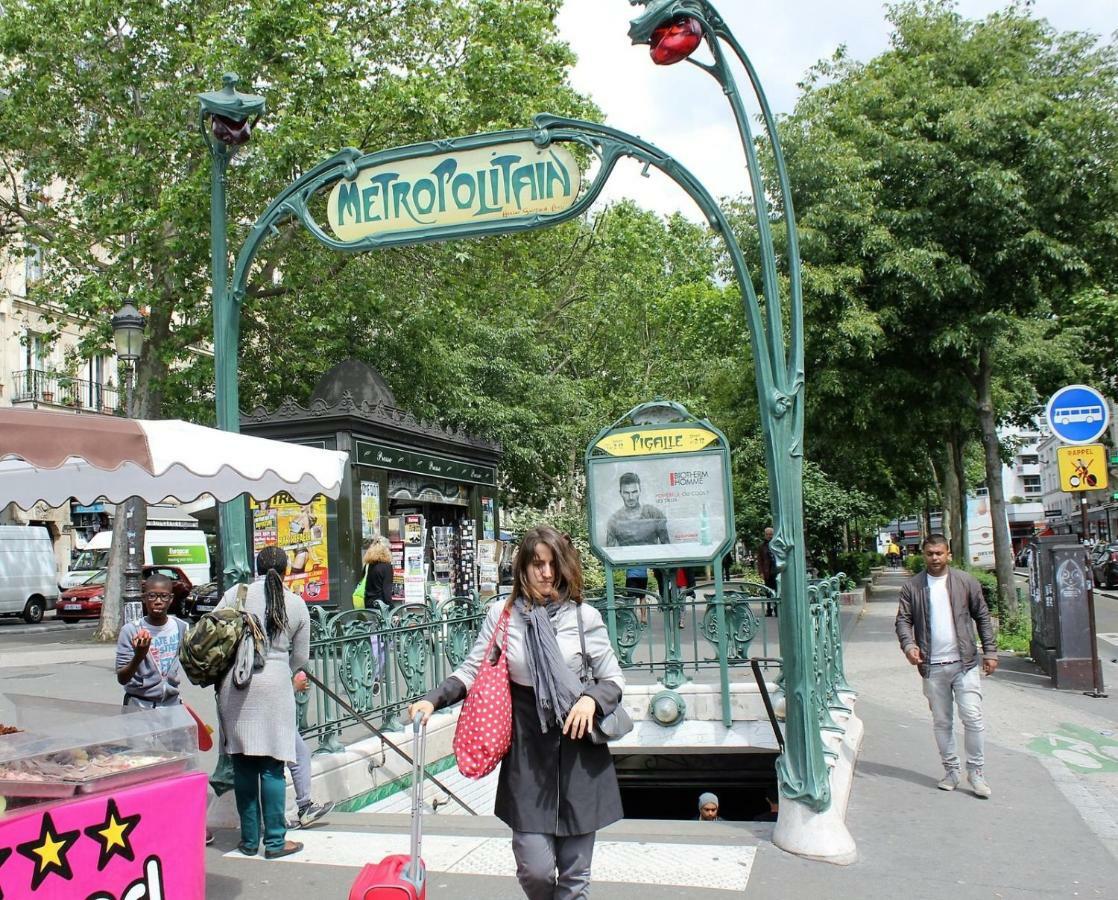Studio Pigalle De 25 M2 - 2 Lits Simples Type Gigogne Pour 2 Personnes - Quartier Touristique De Paris - 2 Minutes De La Station Metro Pigalle ,Petit Train Vers La Butte Montmartre-Cabaret Moulin Rouge A 200 M,Cabaret Chez Michou-Restaurants-Saunas 파리 외부 사진